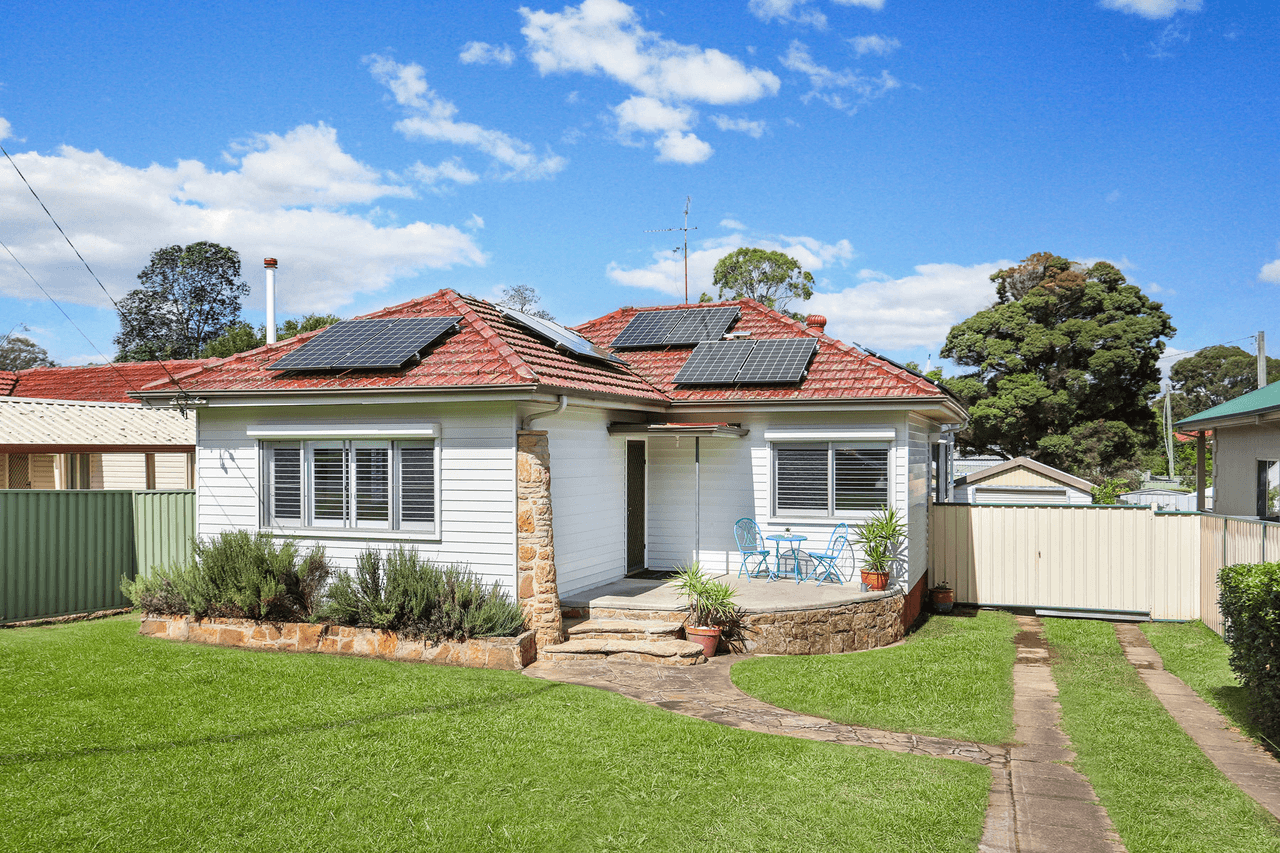 4 Bromfield Avenue, Toongabbie, NSW 2146