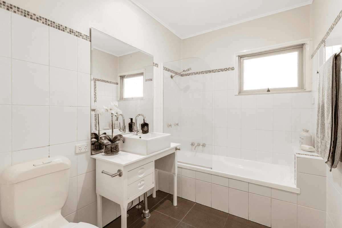 16 Roessler Street, Rangeville, QLD 4350