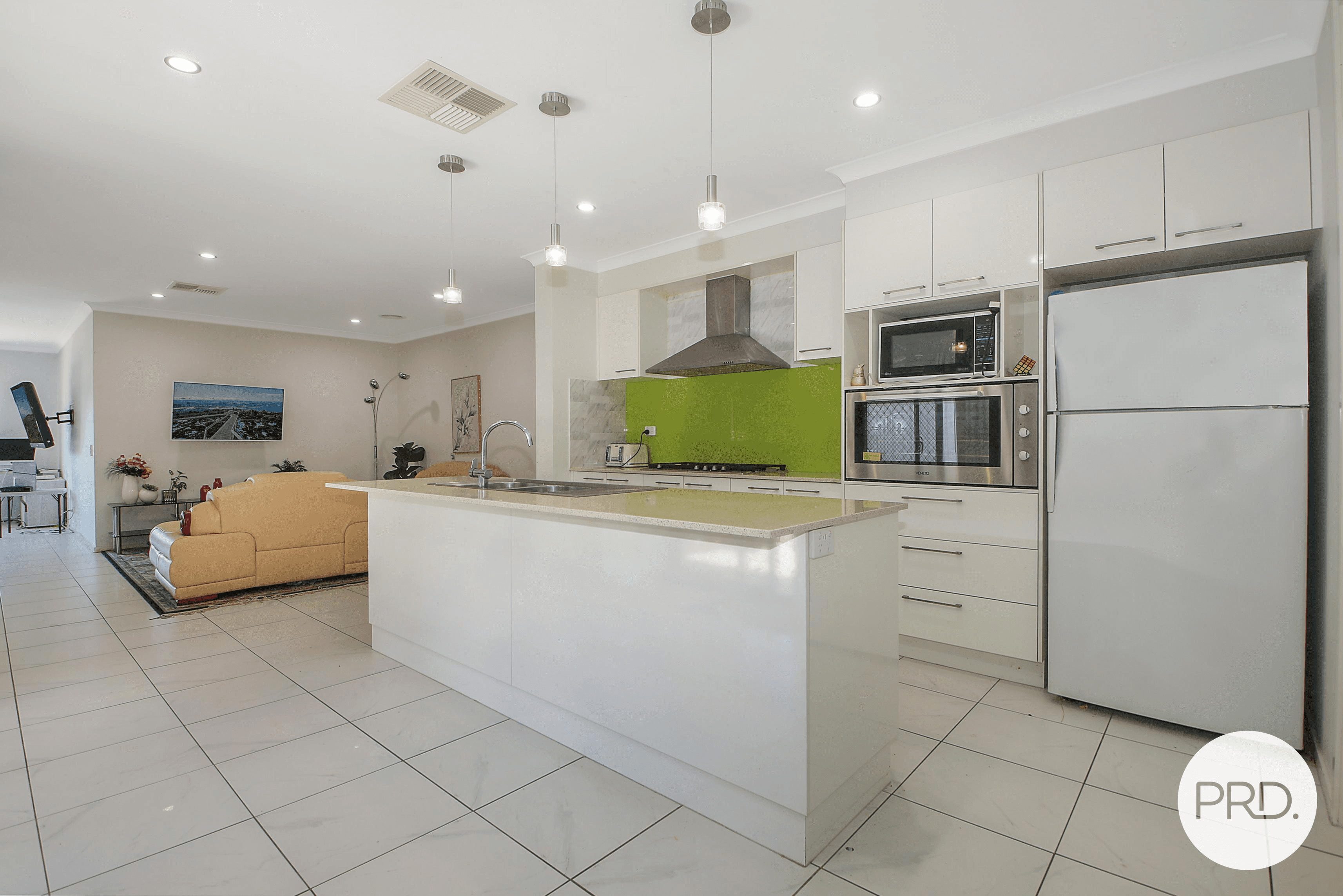 13 Eyre Court, LAVINGTON, NSW 2641