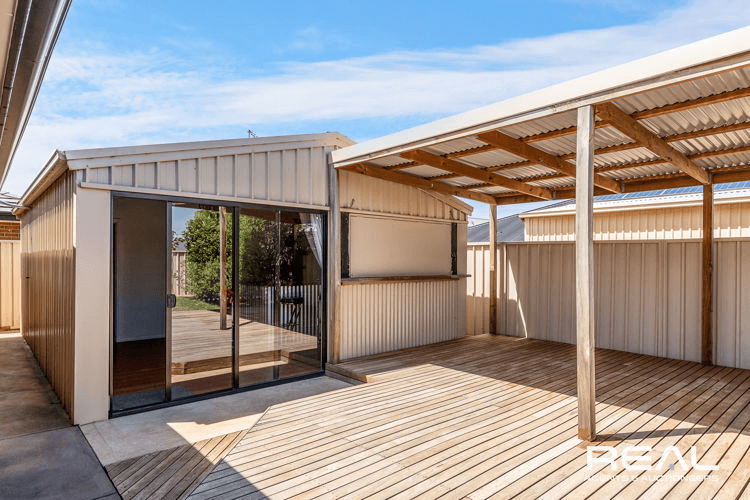 12 Lucy Drive, MUNNO PARA WEST, SA 5115