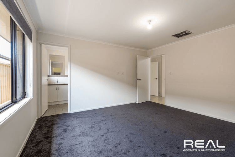 12 Lucy Drive, MUNNO PARA WEST, SA 5115