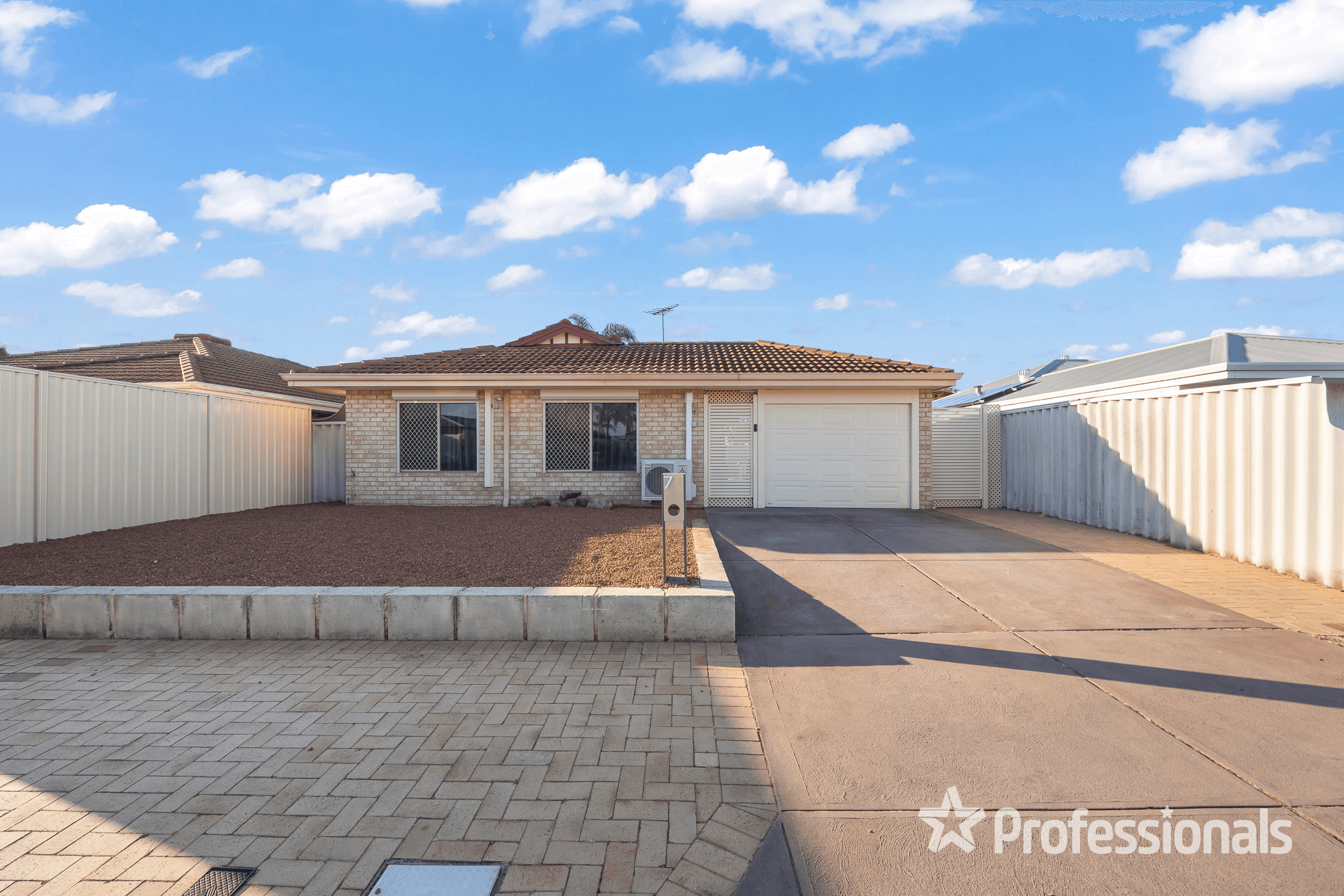 7 Wessells Elbow, BALLAJURA, WA 6066