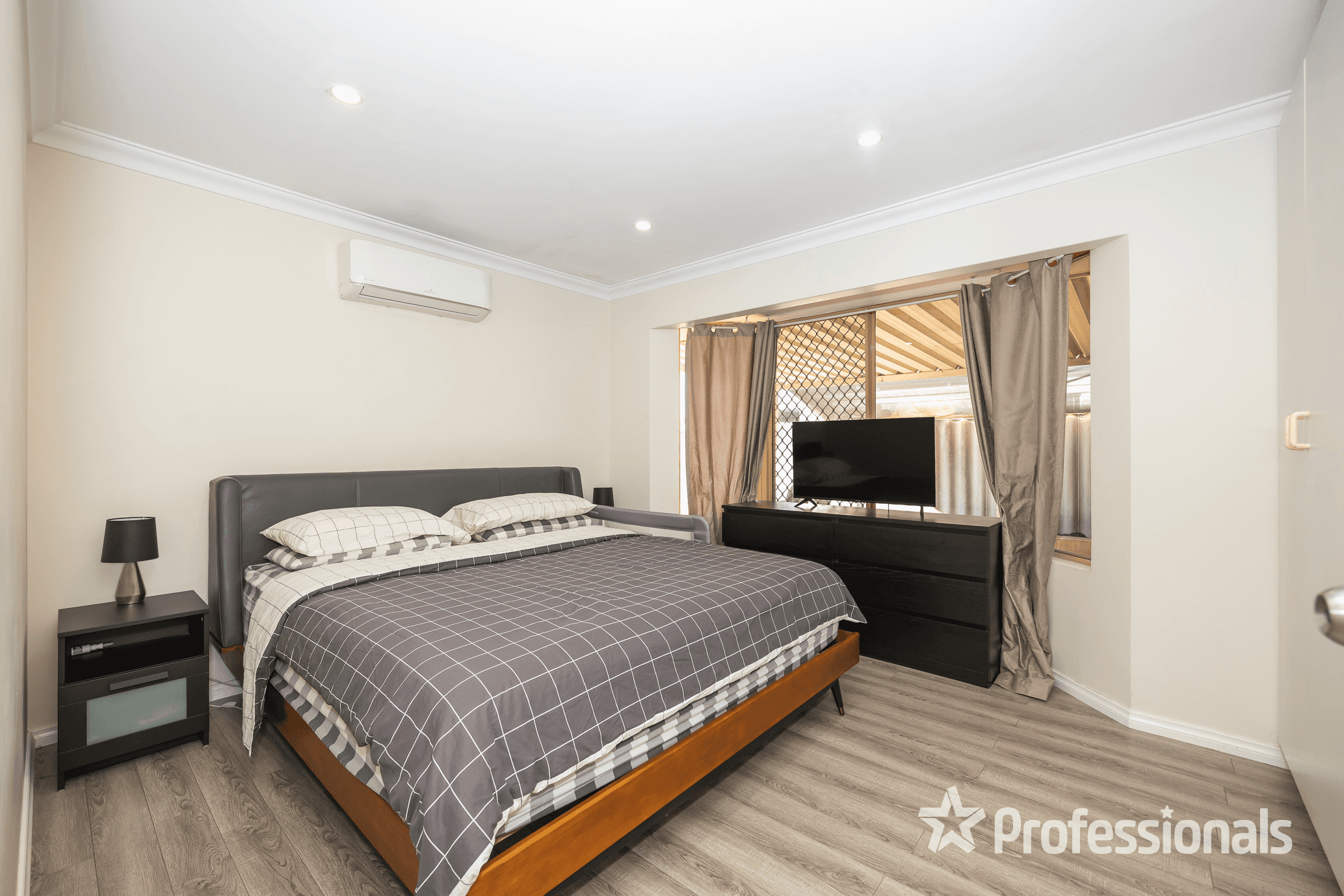 7 Wessells Elbow, BALLAJURA, WA 6066