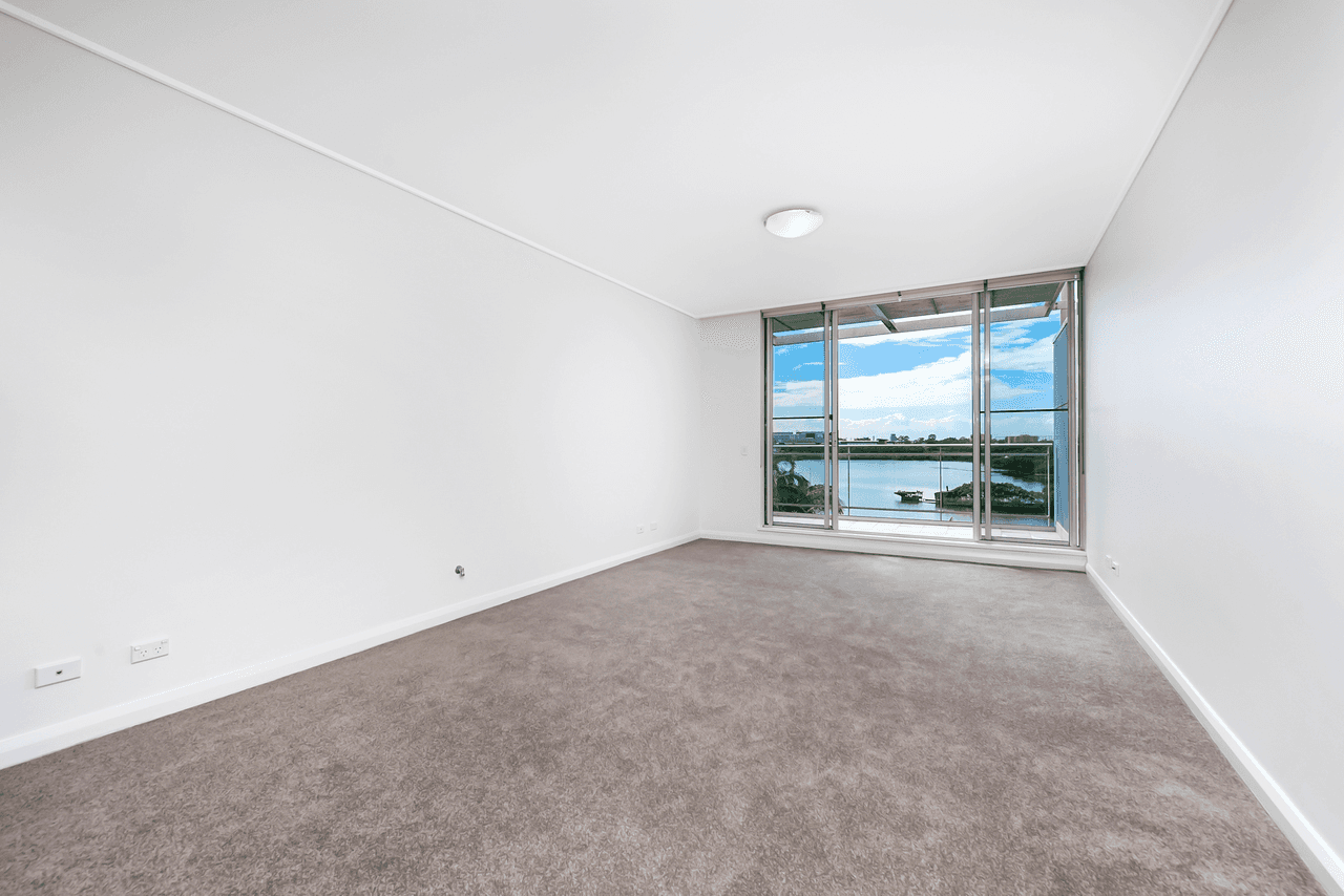 680/4 The Crescent, WENTWORTH POINT, NSW 2127