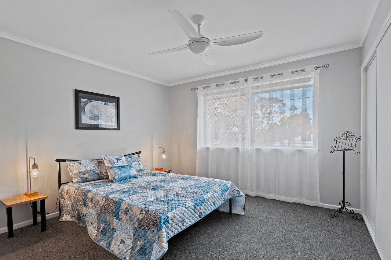 27 Mott Crescent, ROCKVILLE, QLD 4350