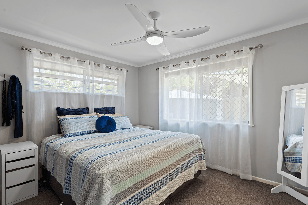 27 Mott Crescent, ROCKVILLE, QLD 4350