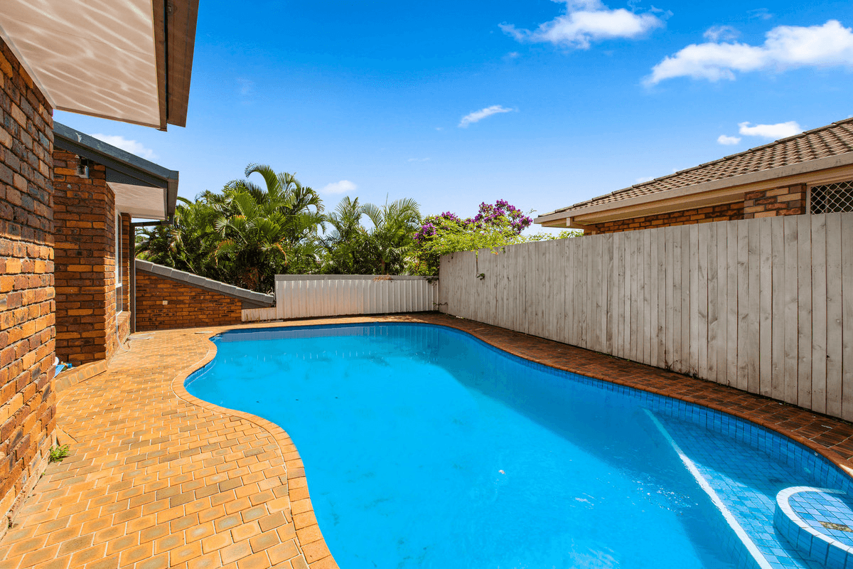 27 Amaroo Drive, Banora Point, NSW 2486