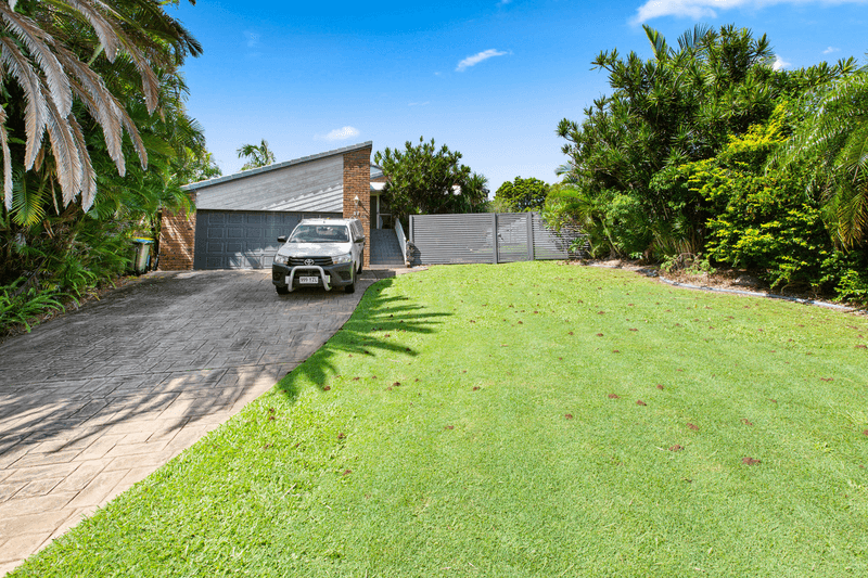 27 Amaroo Drive, Banora Point, NSW 2486