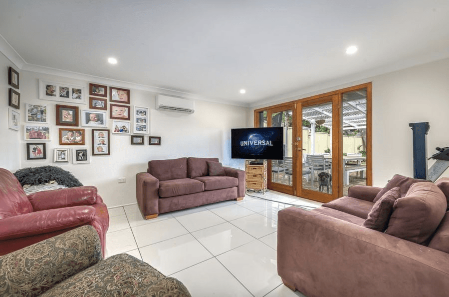 3 McCowan Street, ASHMORE, QLD 4214