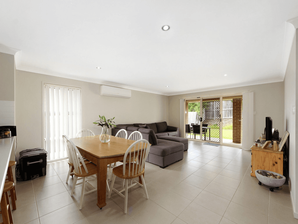 6 Brady Court, ORMEAU, QLD 4208