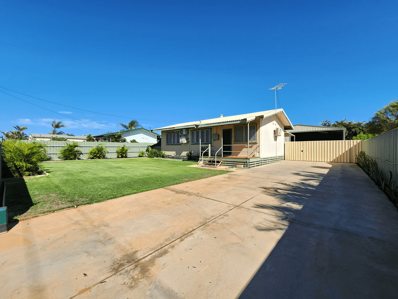 24 McNish Street, CARNARVON, WA 6701