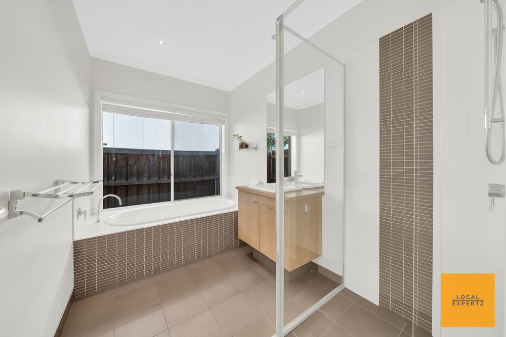 15 Botanica Springs Boulevard, Brookfield, VIC 3338