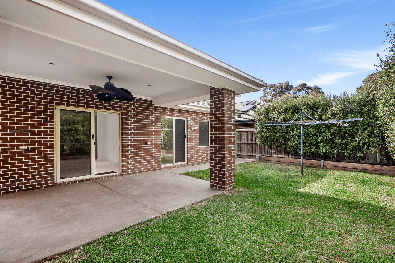 32 Coulthard Crescent, DOREEN, VIC 3754