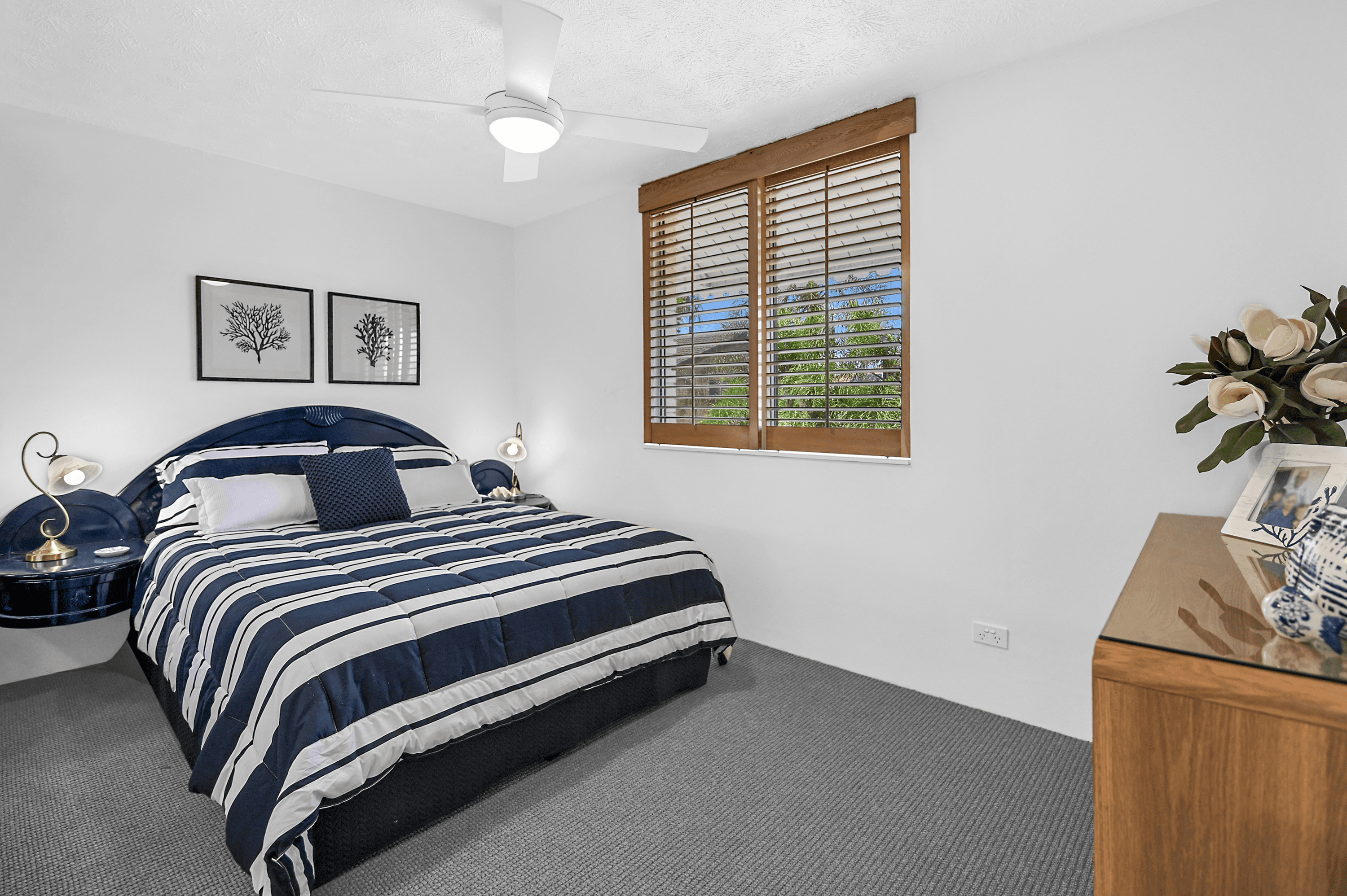 16/2 T E Peters Drive, BROADBEACH WATERS, QLD 4218