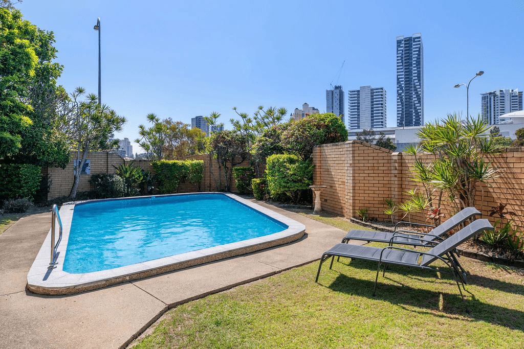 16/2 T E Peters Drive, BROADBEACH WATERS, QLD 4218