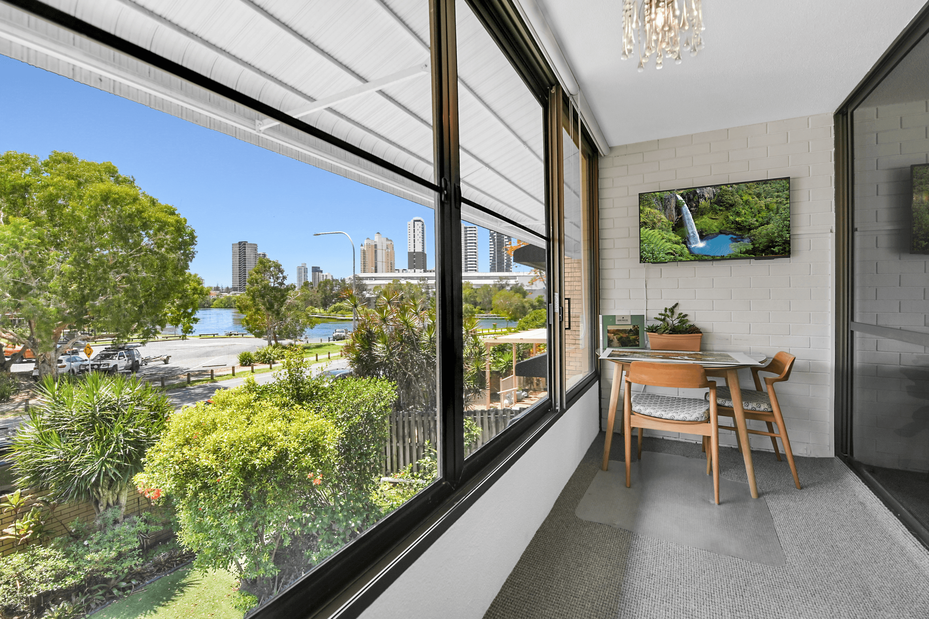 16/2 T E Peters Drive, BROADBEACH WATERS, QLD 4218