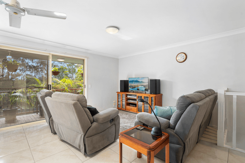 4/31 Simpsons Road, ELANORA, QLD 4221