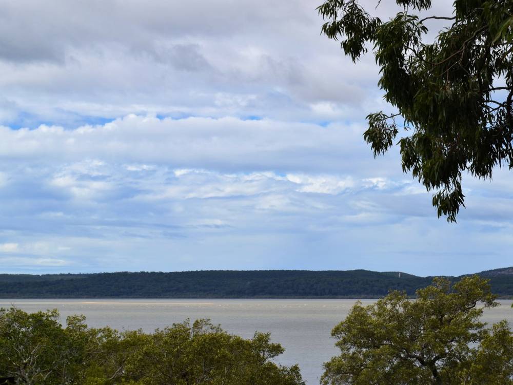21 Blue Bay Crescent, MACLEAY ISLAND, QLD 4184