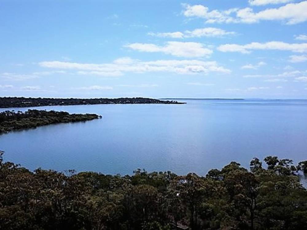 21 Blue Bay Crescent, MACLEAY ISLAND, QLD 4184