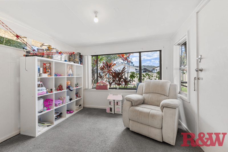 12 Wentworth Avenue, Woy Woy, NSW 2256