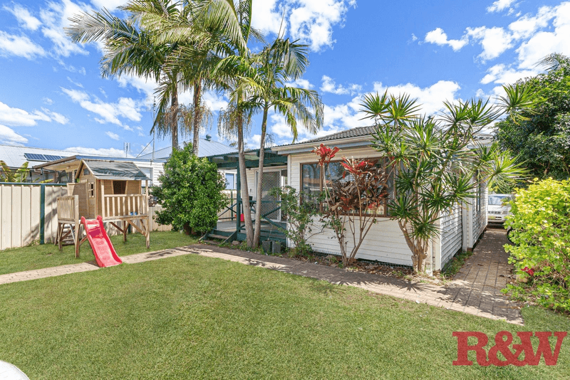 12 Wentworth Avenue, Woy Woy, NSW 2256