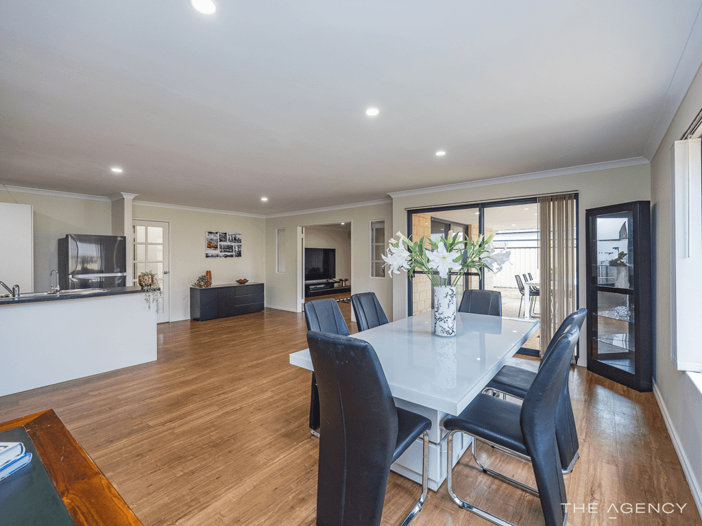 59 Lauderdale Ramble, Carramar, WA 6031