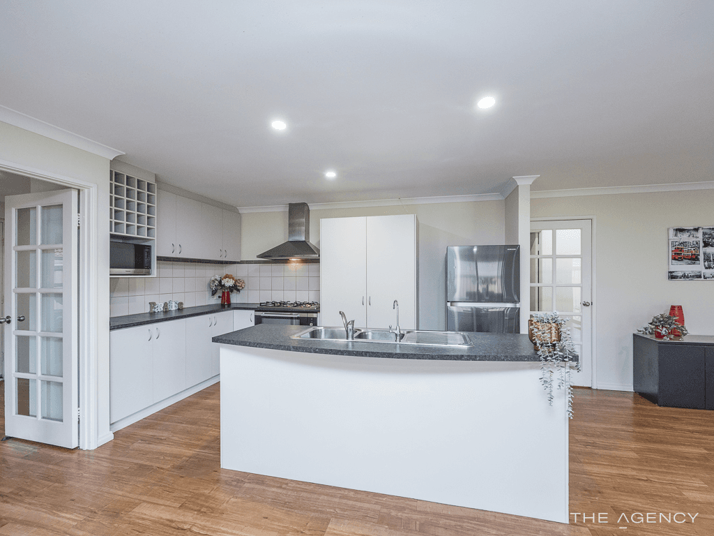 59 Lauderdale Ramble, Carramar, WA 6031