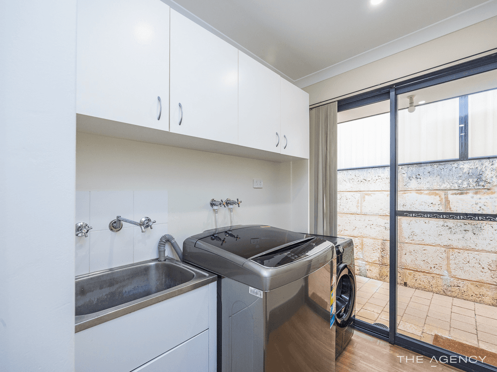 59 Lauderdale Ramble, Carramar, WA 6031