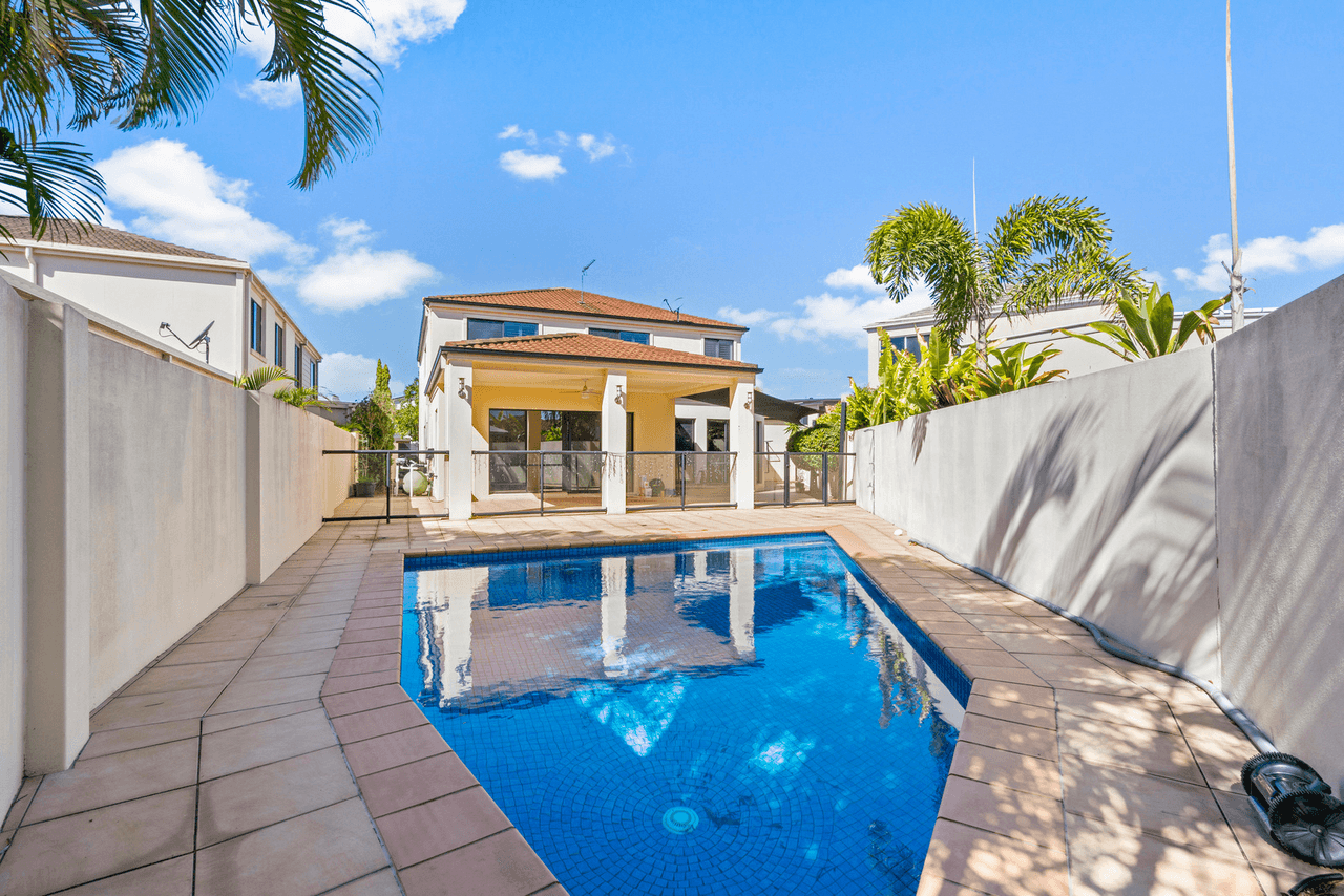 24/145 Palm Meadows Drive, CARRARA, QLD 4211