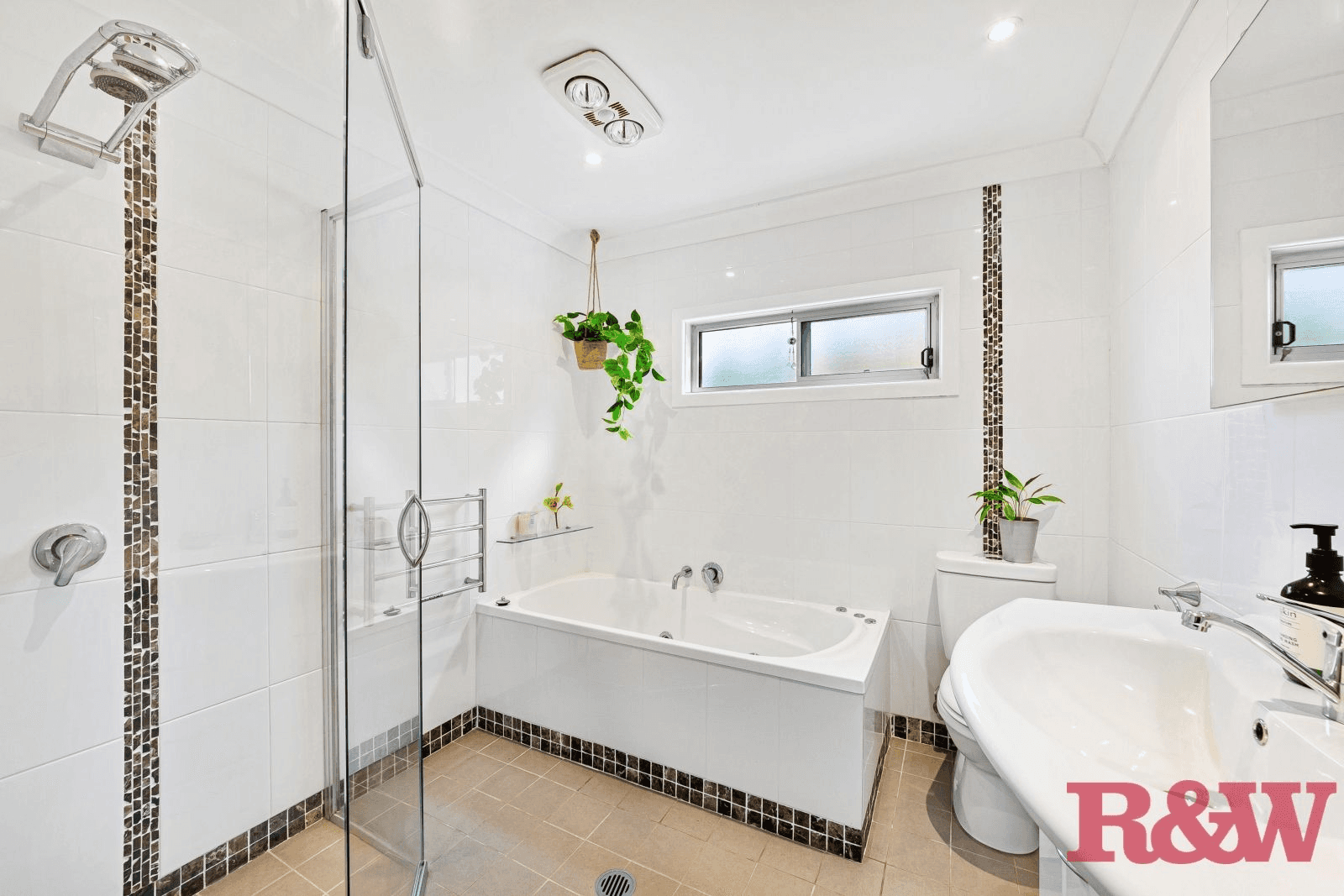 1 Paul Street, Umina Beach, NSW 2257