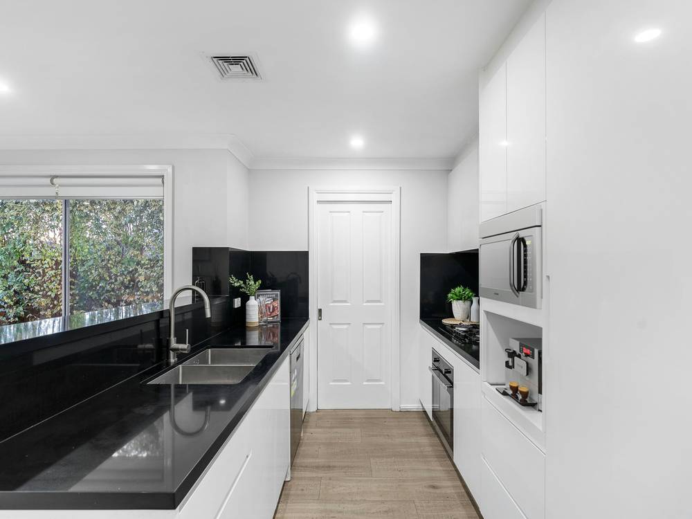 10 Callabona Ave, WOODCROFT, NSW 2767