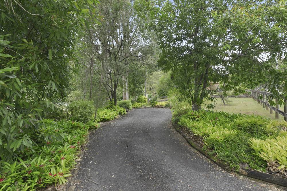 10 Ireland Court, CASHMERE, QLD 4500