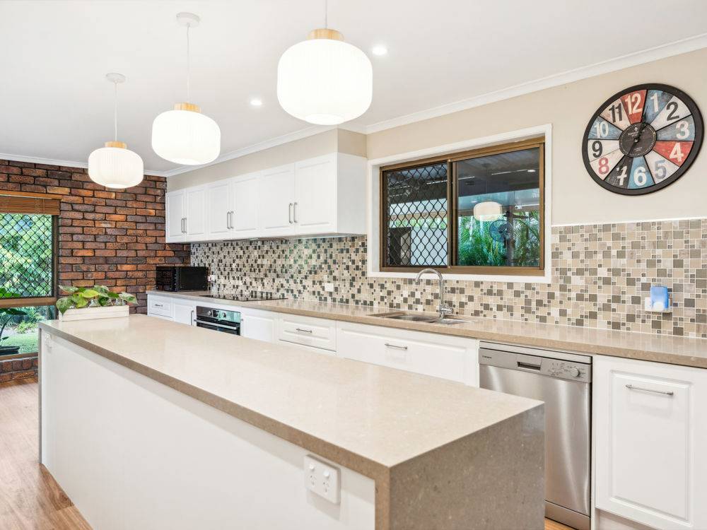 16 Clover Court, REGENTS PARK, QLD 4118