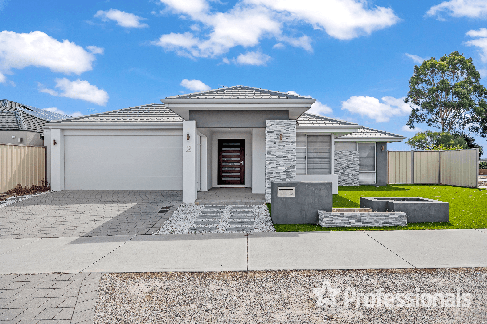 2 Lantilly Chase, LANDSDALE, WA 6065