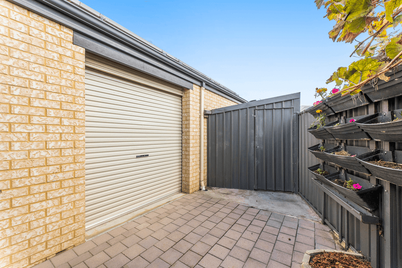 82 Lemon Gum Drive, BALDIVIS, WA 6171