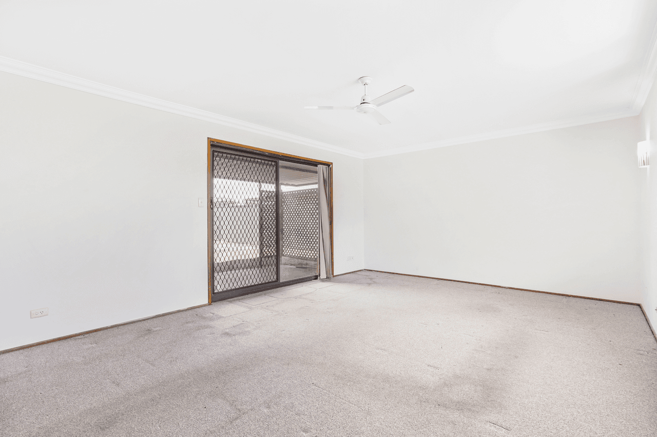 12 Bowline Road, MERMAID WATERS, QLD 4218