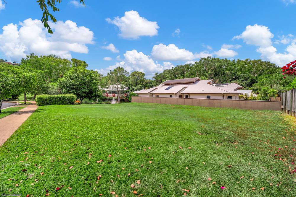 52 Cascade Boulevard, PALM COVE, QLD 4879