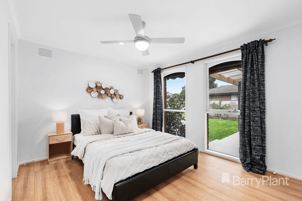 2 Poseidon Close, Mill Park, VIC 3082