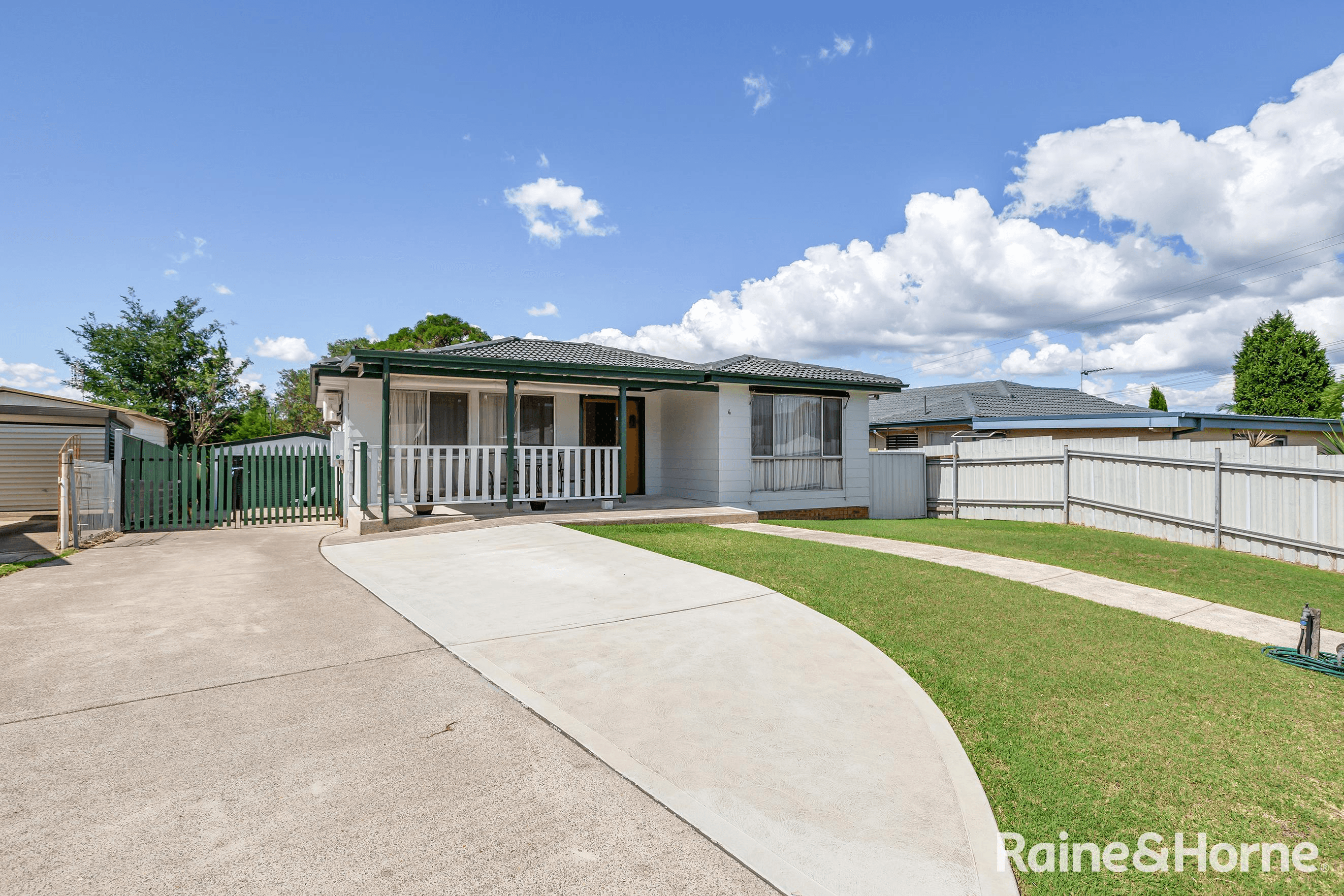 4 Buni Street, HOLMESVILLE, NSW 2286