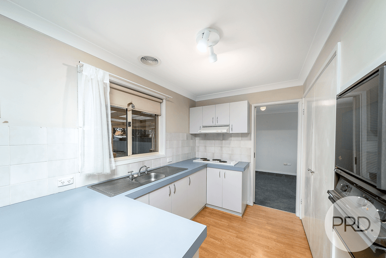 95 Dalman Parkway, GLENFIELD PARK, NSW 2650