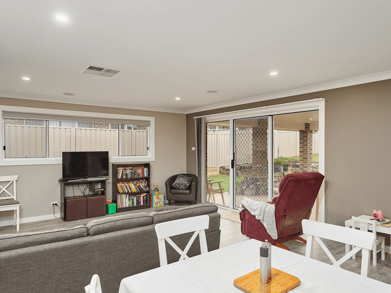 7 Beaurepaire Street, BOOROOMA, NSW 2650