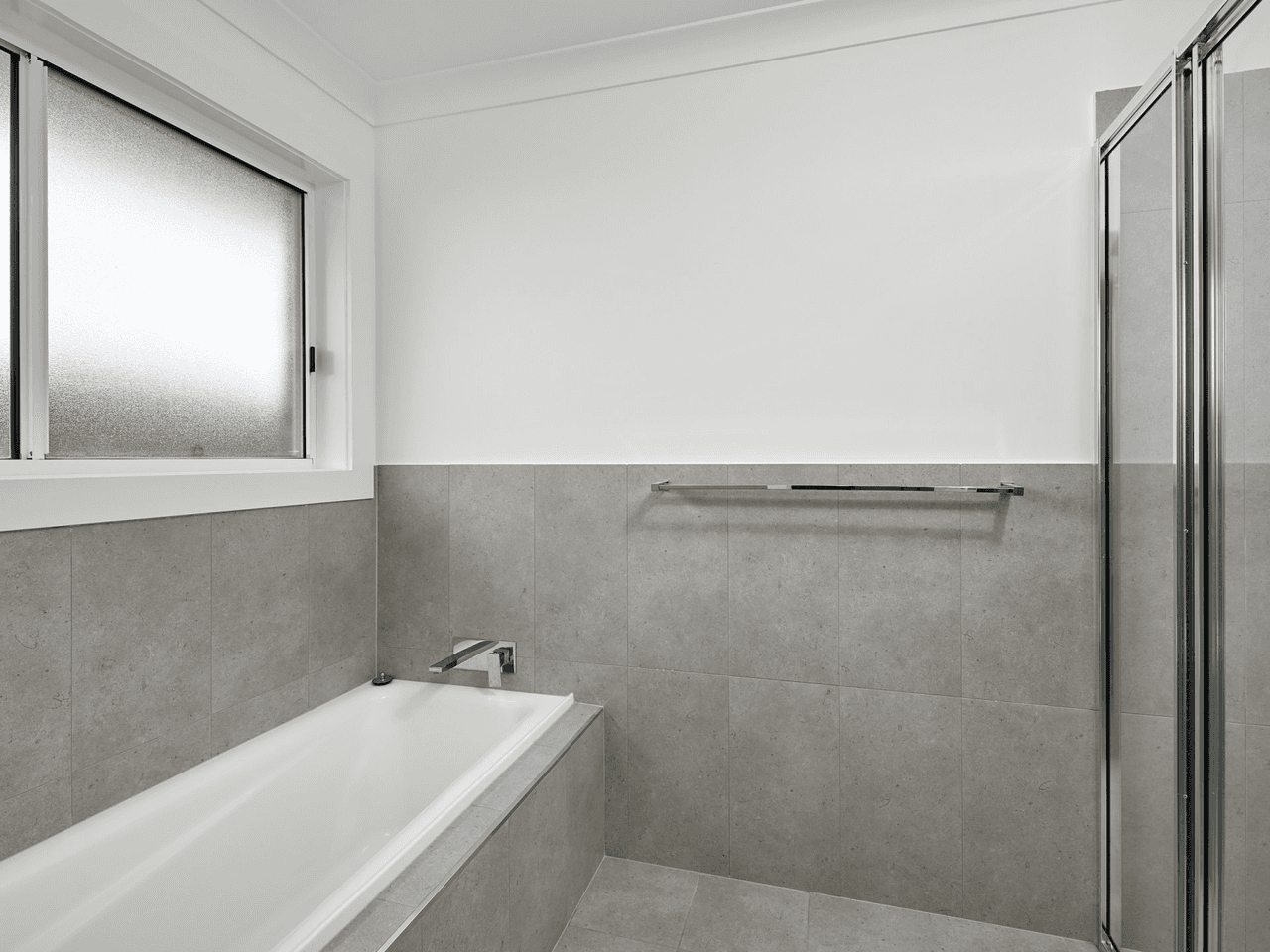 7 Beaurepaire Street, BOOROOMA, NSW 2650