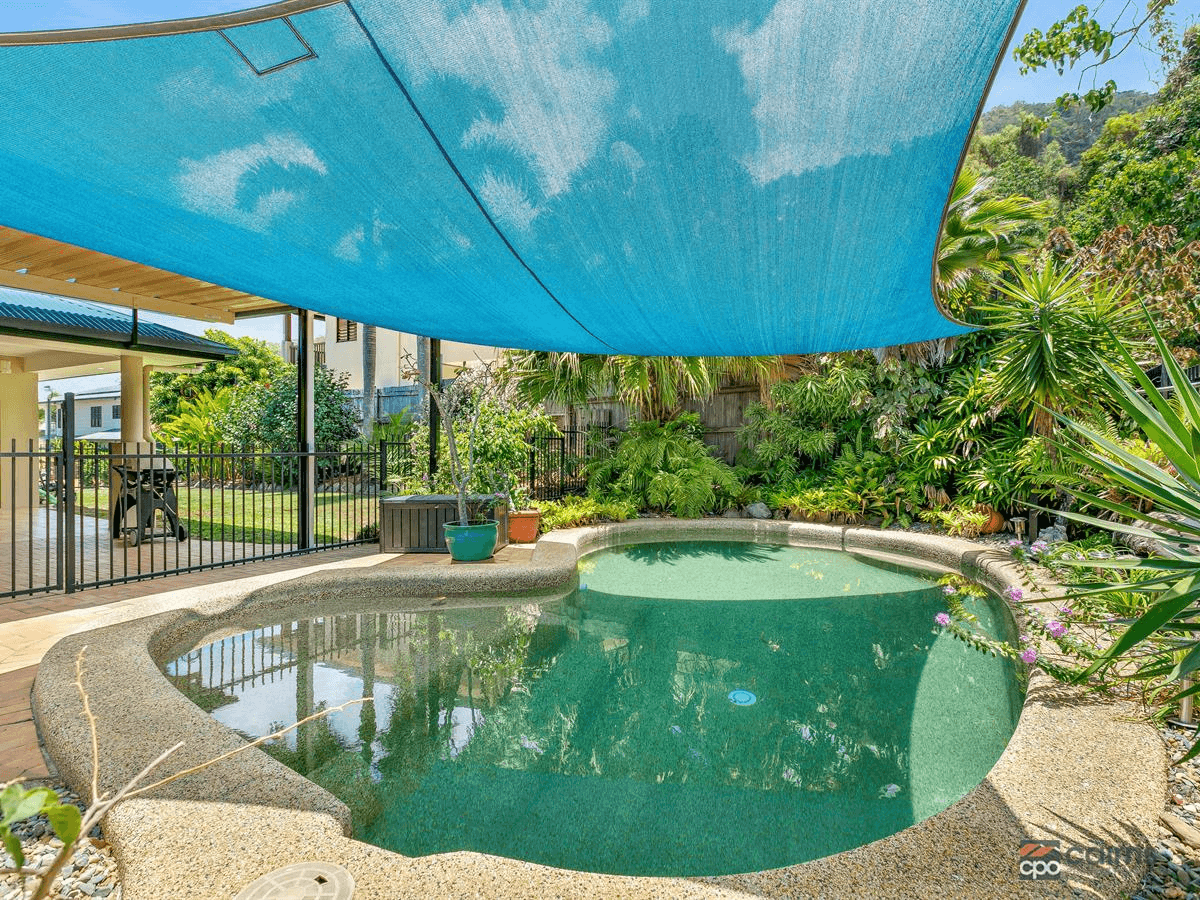 26 MACARTHUR Close, PALM COVE, QLD 4879