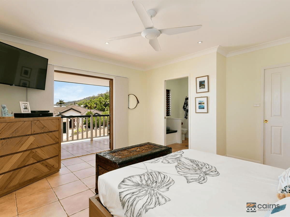 26 MACARTHUR Close, PALM COVE, QLD 4879