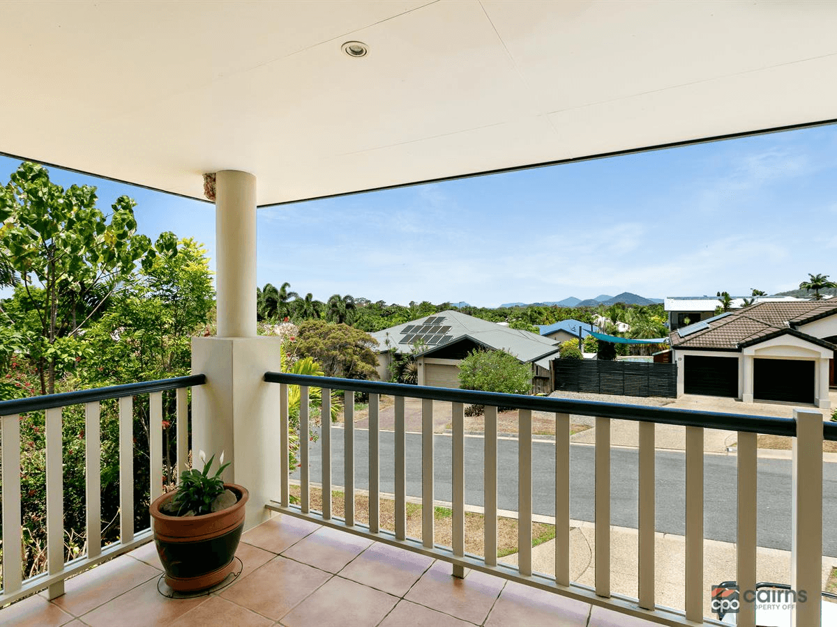 26 MACARTHUR Close, PALM COVE, QLD 4879