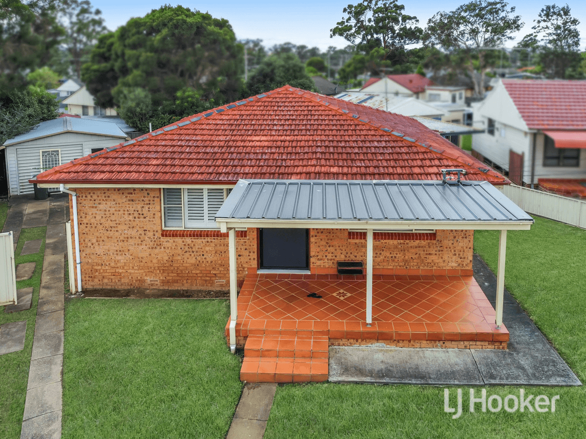 16 Palau Crescent, LETHBRIDGE PARK, NSW 2770