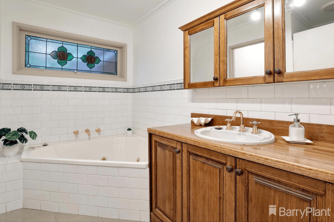 18 Ronald Road, Emerald, VIC 3782