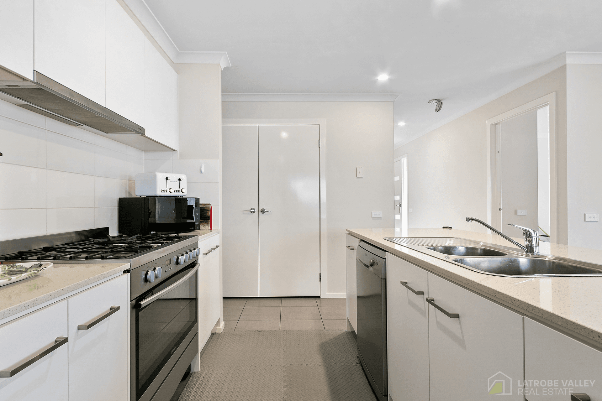 1-2/41 Langford Street, Moe, VIC 3825