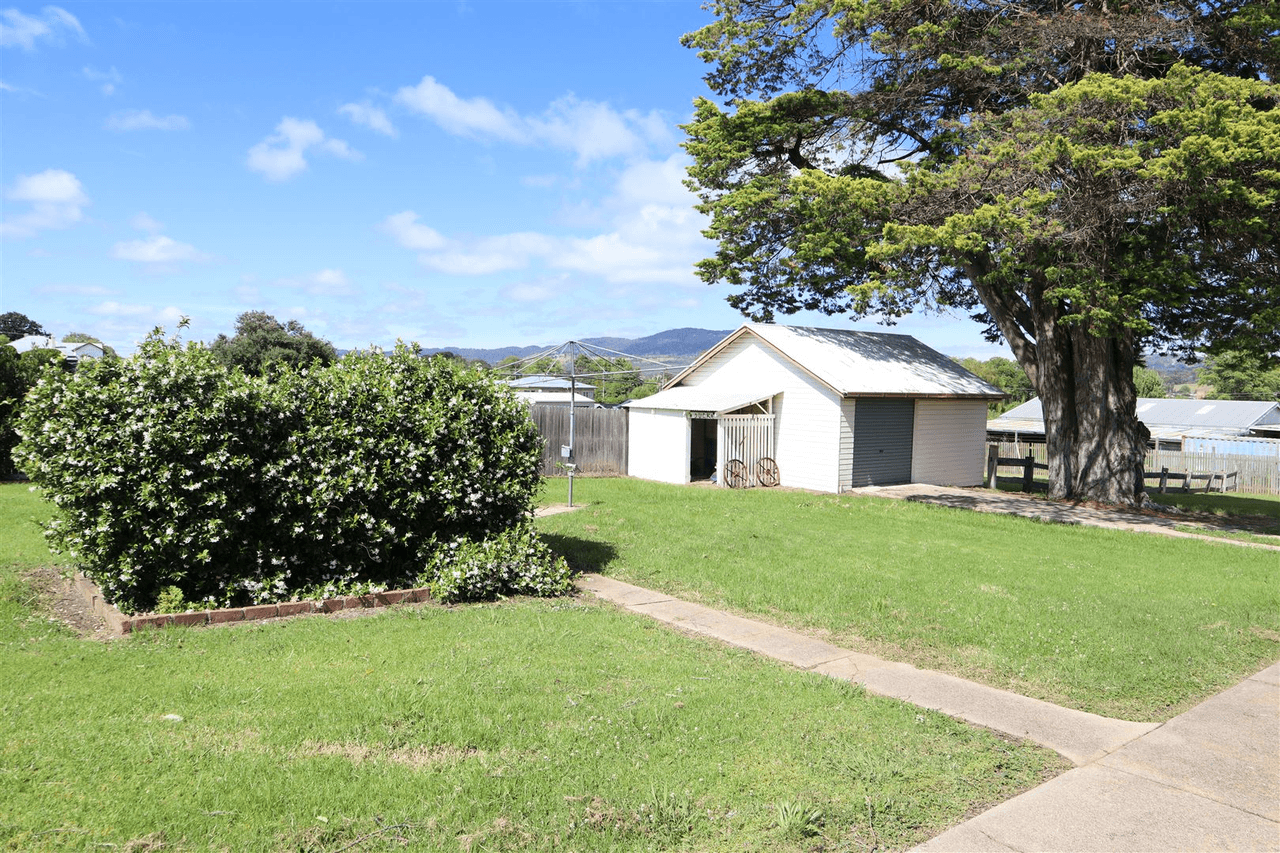 137 Petrie Street, Tenterfield, NSW 2372