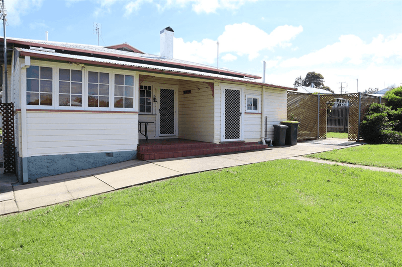 137 Petrie Street, Tenterfield, NSW 2372